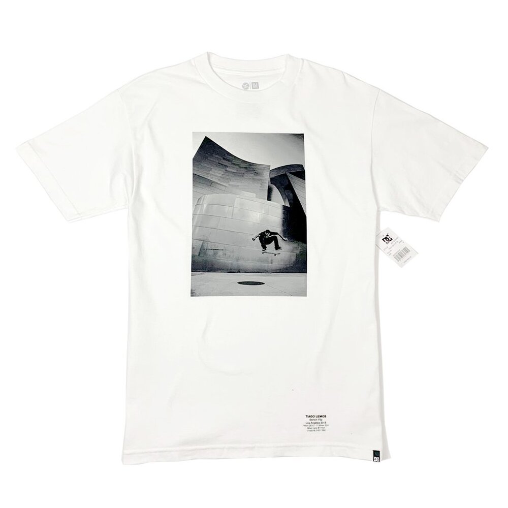 DC T-Shirt Men Withe Black Photo Tiago SW Flip Size S New With Tags